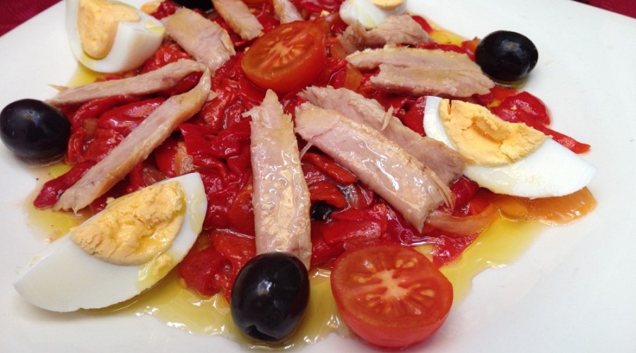 Ensalada de asadillo con ventresca